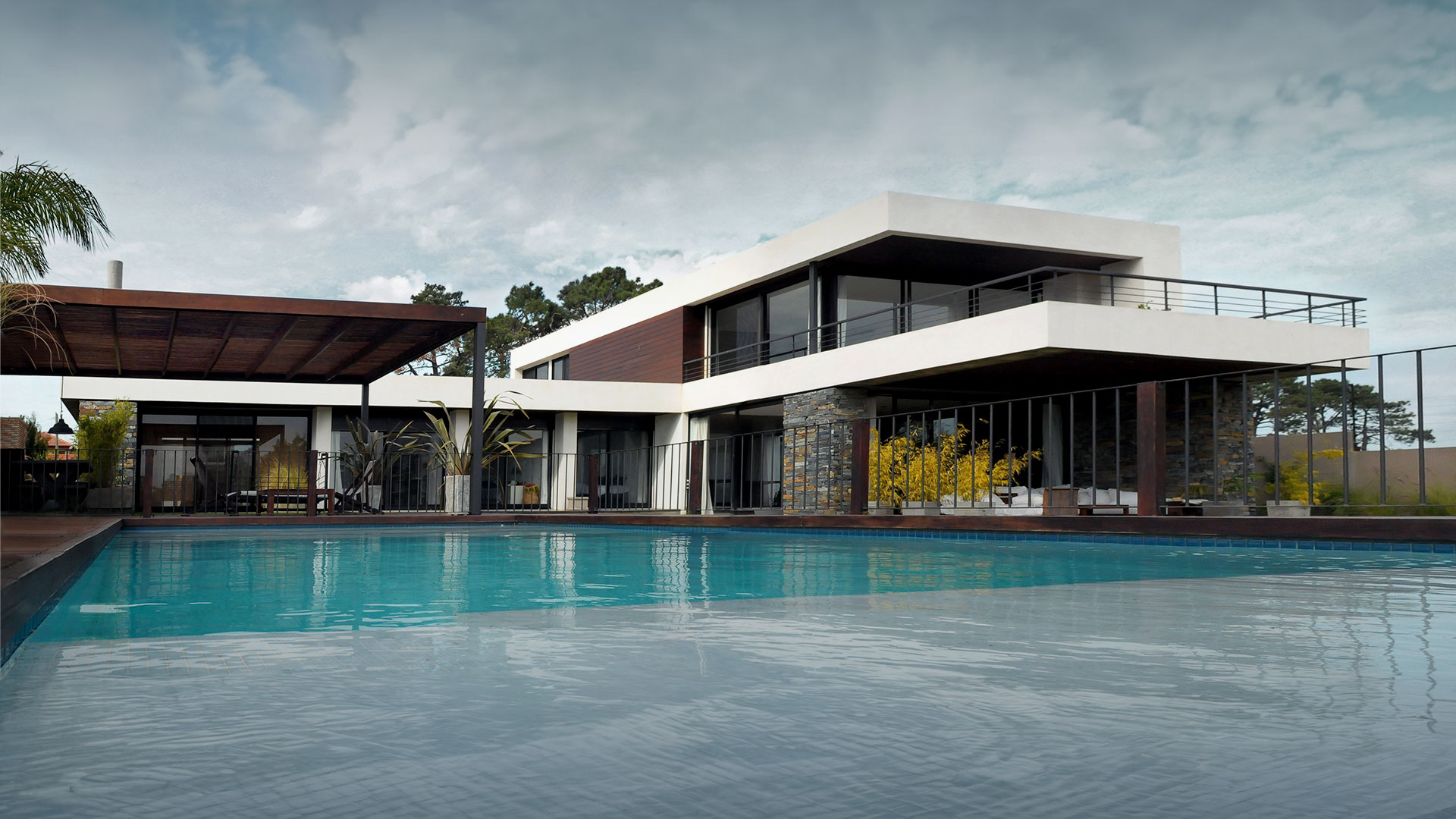 - Featured project image